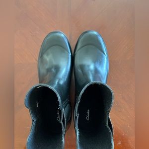Clarks rain boot. Black size 10